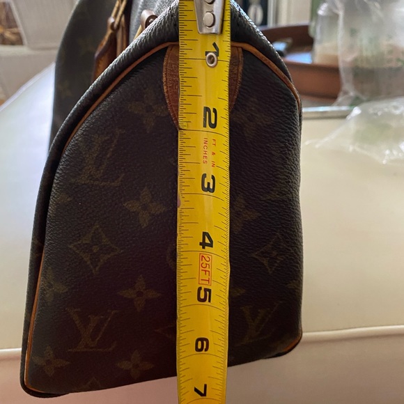 Authentic Louis Vuitton Speedy - Picture 11 of 14